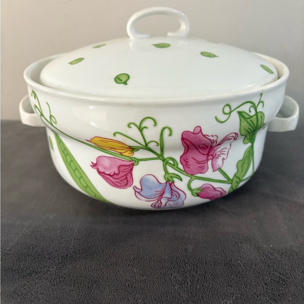 Richard Ginori Italy sweet pea covered vegetable bowl